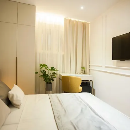Club 5 Boutique Rooms Split Exterior photo